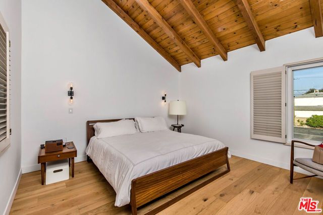 31 Village, Santa Monica, CA 90405