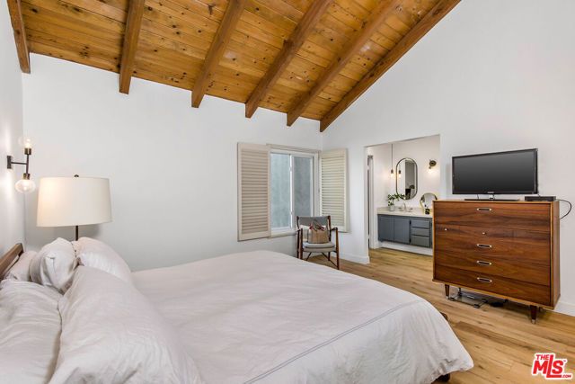 31 Village, Santa Monica, CA 90405