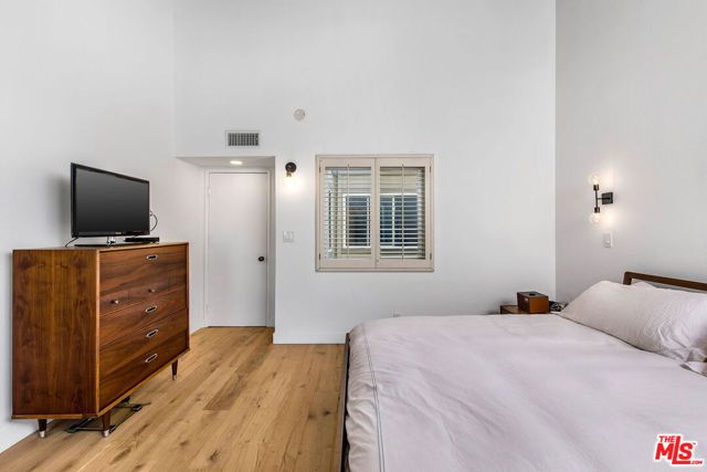 31 Village, Santa Monica, CA 90405