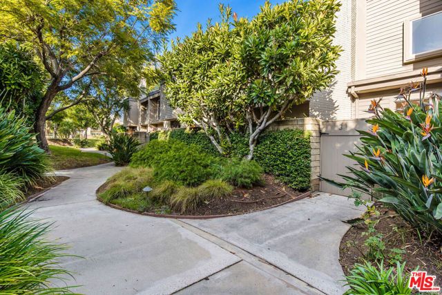 31 Village, Santa Monica, CA 90405