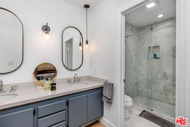 31 Village, Santa Monica, CA 90405