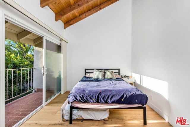 31 Village, Santa Monica, CA 90405