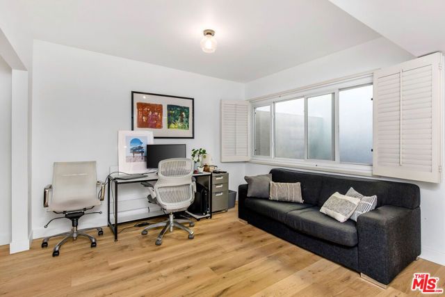31 Village, Santa Monica, CA 90405