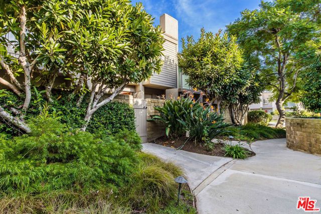31 Village, Santa Monica, CA 90405