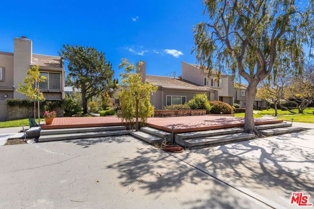 31 Village, Santa Monica, CA 90405