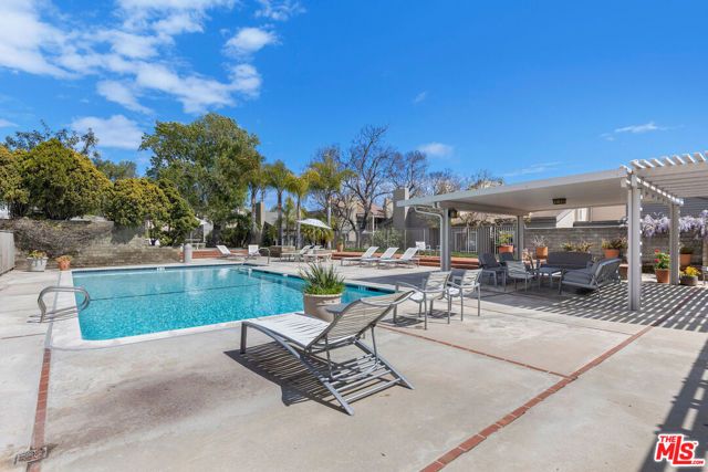 31 Village, Santa Monica, CA 90405