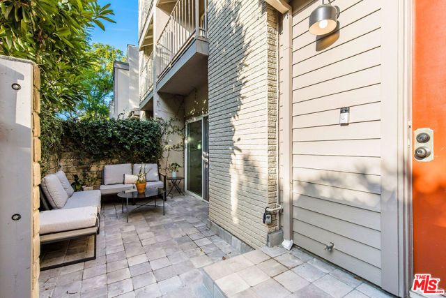 31 Village, Santa Monica, CA 90405