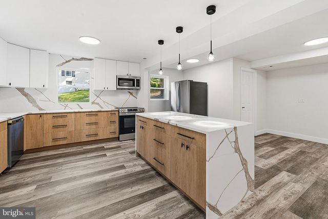 32 MONTAGUE AVE, Ewing, NJ 08628