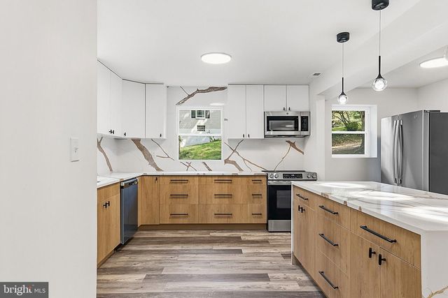 32 MONTAGUE AVE, Ewing, NJ 08628