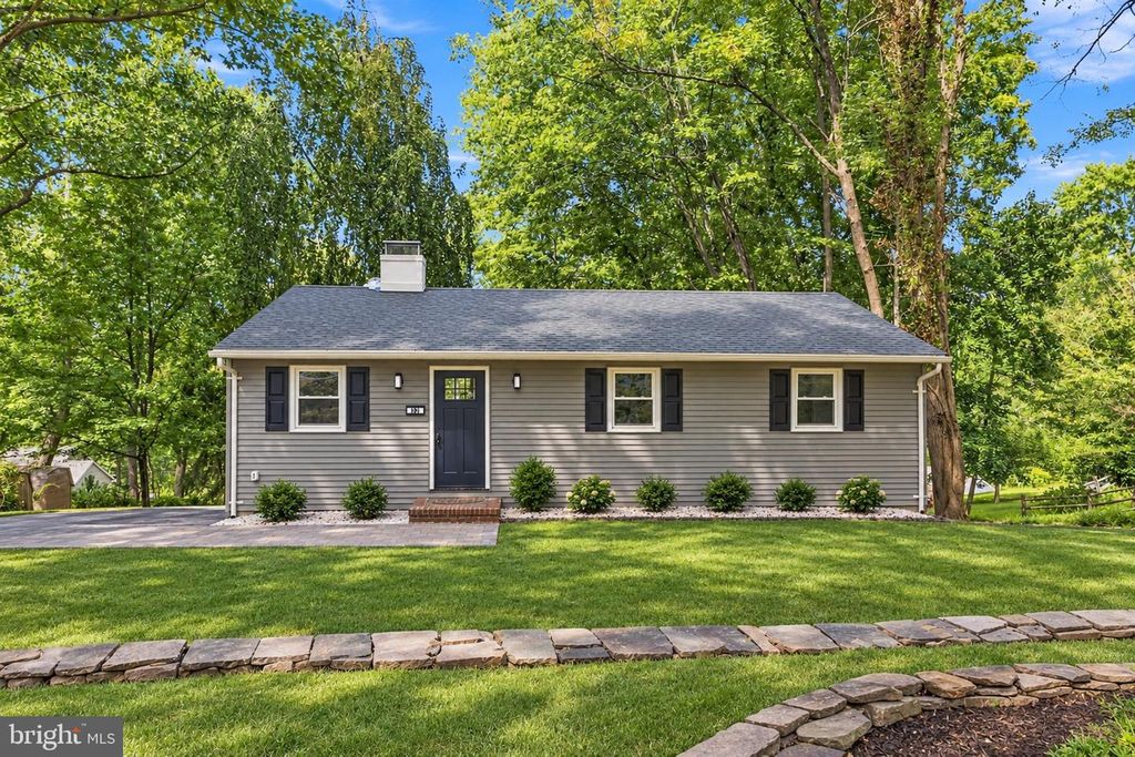 32 MONTAGUE AVE, Ewing, NJ 08628