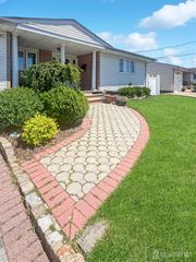50 Preston Road, Colonia, NJ 07067