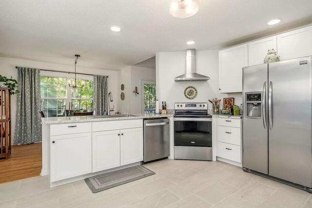 143 Lakeside Dr, Crossville, TN 38555