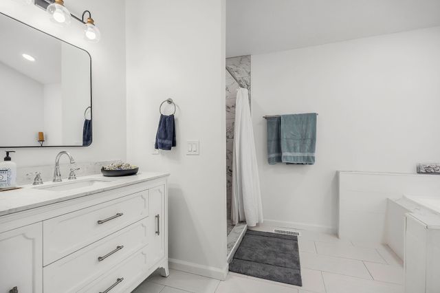 143 Lakeside Dr, Crossville, TN 38555