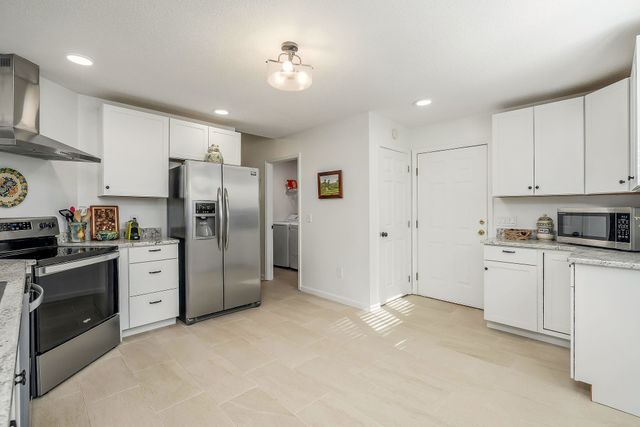 143 Lakeside Dr, Crossville, TN 38555