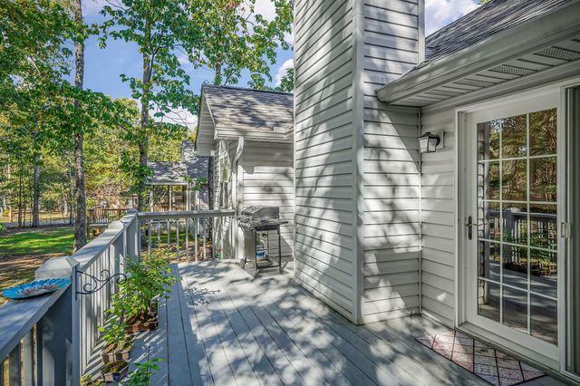 143 Lakeside Dr, Crossville, TN 38555