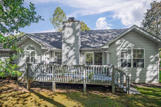 143 Lakeside Dr, Crossville, TN 38555