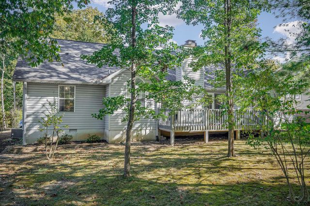 143 Lakeside Dr, Crossville, TN 38555