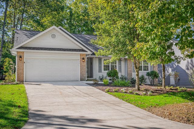 143 Lakeside Dr, Crossville, TN 38555