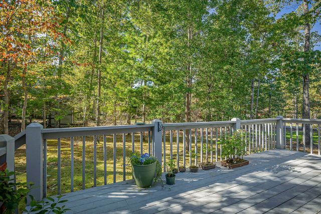 143 Lakeside Dr, Crossville, TN 38555