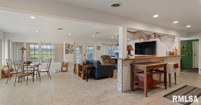 1109-1111 SUNSET Drive, East Peoria, IL 61611