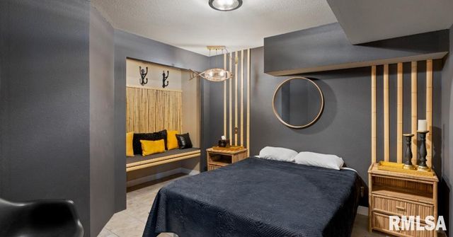 1109-1111 SUNSET Drive, East Peoria, IL 61611