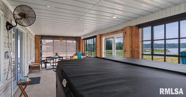 1109-1111 SUNSET Drive, East Peoria, IL 61611