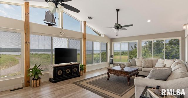 1109-1111 SUNSET Drive, East Peoria, IL 61611