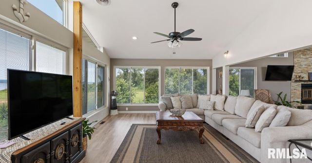 1109-1111 SUNSET Drive, East Peoria, IL 61611