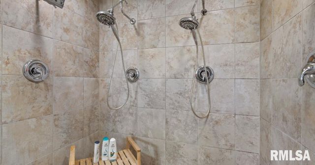 1109-1111 SUNSET Drive, East Peoria, IL 61611