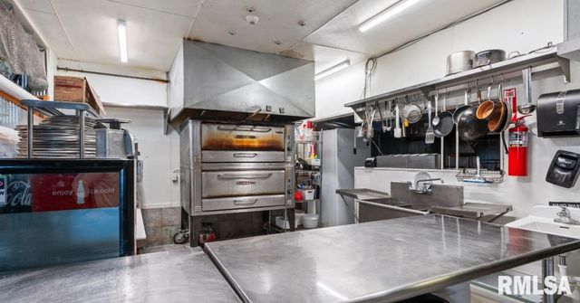 1109-1111 SUNSET Drive, East Peoria, IL 61611