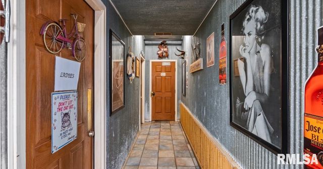 1109-1111 SUNSET Drive, East Peoria, IL 61611