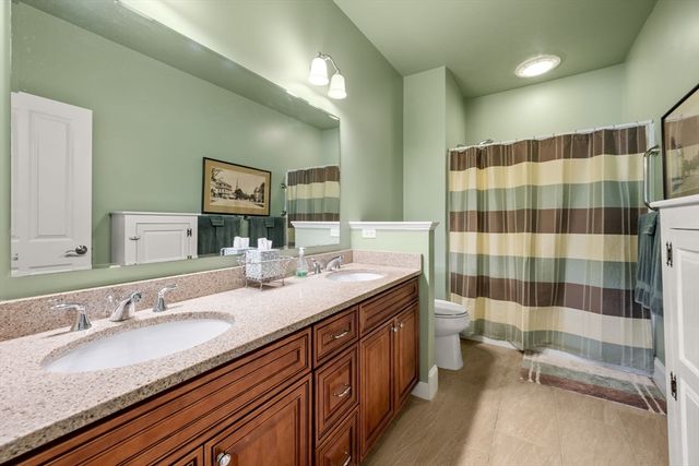 96 Walden Way 52, Milford, MA 01757