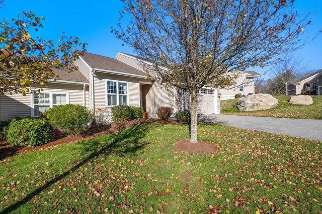 96 Walden Way 52, Milford, MA 01757