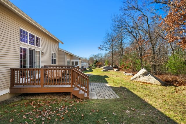 96 Walden Way 52, Milford, MA 01757