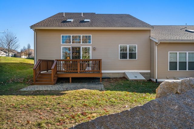 96 Walden Way 52, Milford, MA 01757