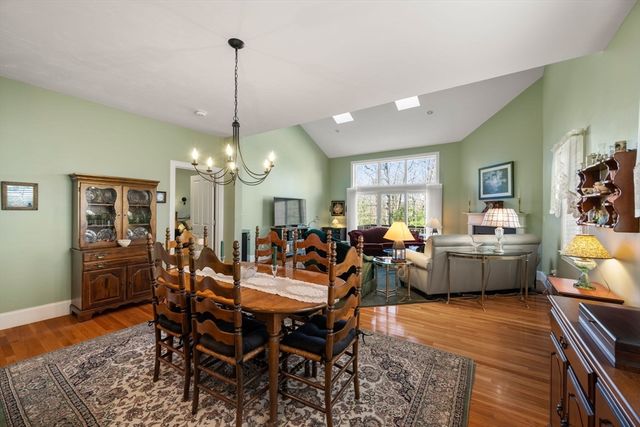 96 Walden Way 52, Milford, MA 01757