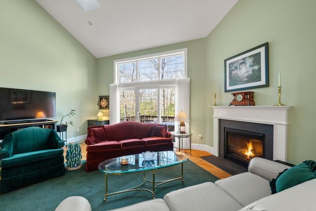 96 Walden Way 52, Milford, MA 01757