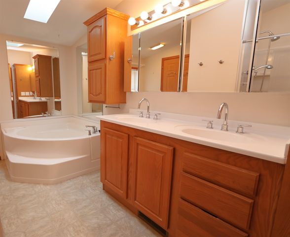 20 Kirkwood Road, Hooksett, NH 03106