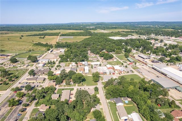 123 Oak Street, Alma, AR 72921