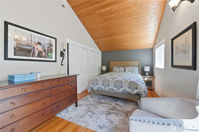 18002 25th Avenue NE, Lake Forest Park, WA 98155