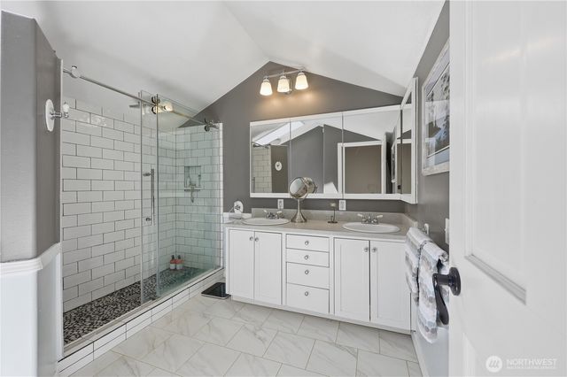 18002 25th Avenue NE, Lake Forest Park, WA 98155