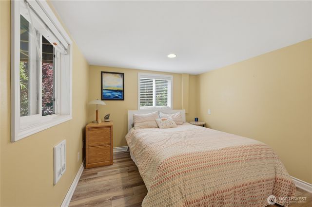 18002 25th Avenue NE, Lake Forest Park, WA 98155