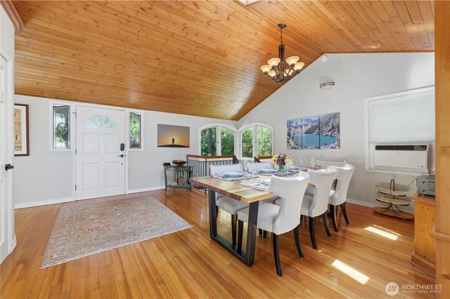 18002 25th Avenue NE, Lake Forest Park, WA 98155