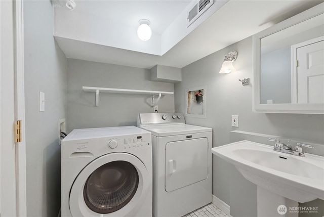 18002 25th Avenue NE, Lake Forest Park, WA 98155
