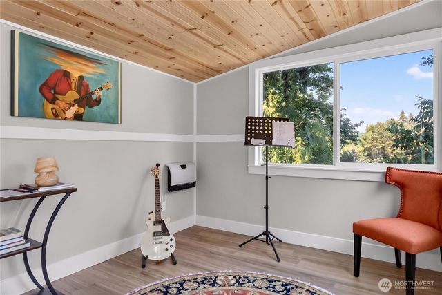 18002 25th Avenue NE, Lake Forest Park, WA 98155