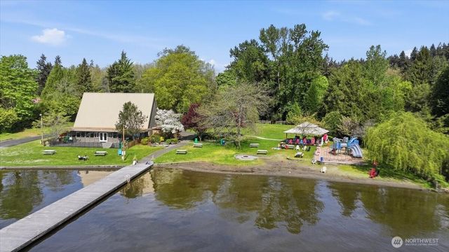 18002 25th Avenue NE, Lake Forest Park, WA 98155