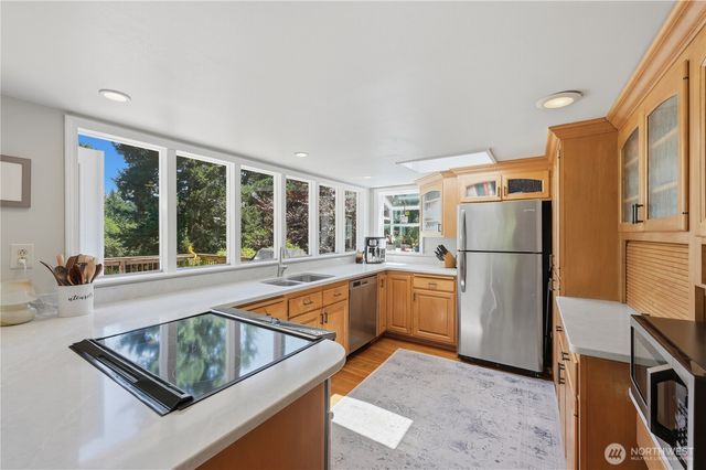 18002 25th Avenue NE, Lake Forest Park, WA 98155