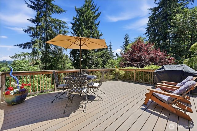 18002 25th Avenue NE, Lake Forest Park, WA 98155