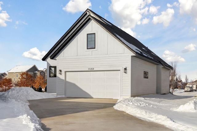 11359 Wildflower Drive N, Lake Elmo, MN 55042