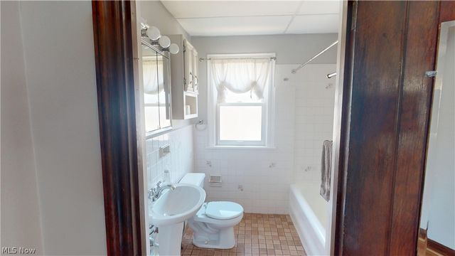 2001 Cypress Avenue, Cleveland, OH 44109